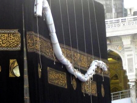 مراسم تعویض پرده کعبه صبح امروز برگزار شد + فیلم