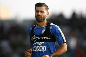 مدافع استقلال زير تيغ جراحى
