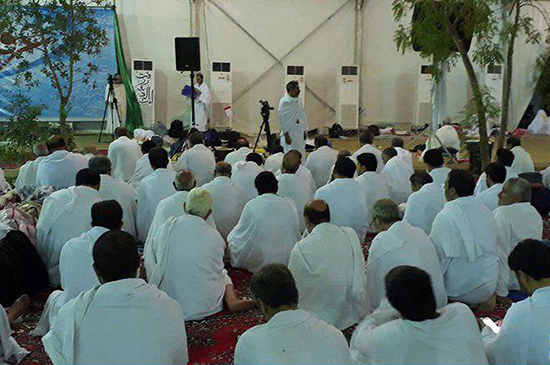 طنین زمزمه&zwnj;های دعای کمیل در سرزمین عرفات