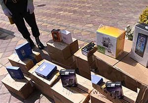 کشف انواع لوازم جانبی تلفن همراه قاچاق درمهاباد