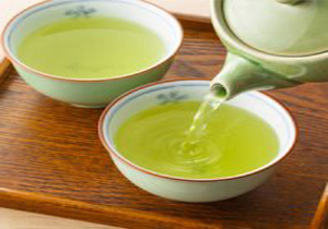 پیشگیری از ابتلا به یبوست مزمن با مصرف منظم ۵ نوع چای