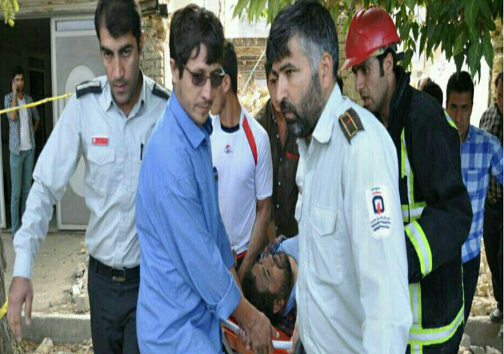 ریزش ساختمانی در بجنورد و نجات کازگر از زیر آوار