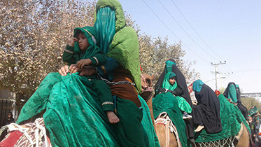 بانگ سوگ و مویه سادات شهر نوش‌آباد در ماتم عاشورا طنین‌اندازشد