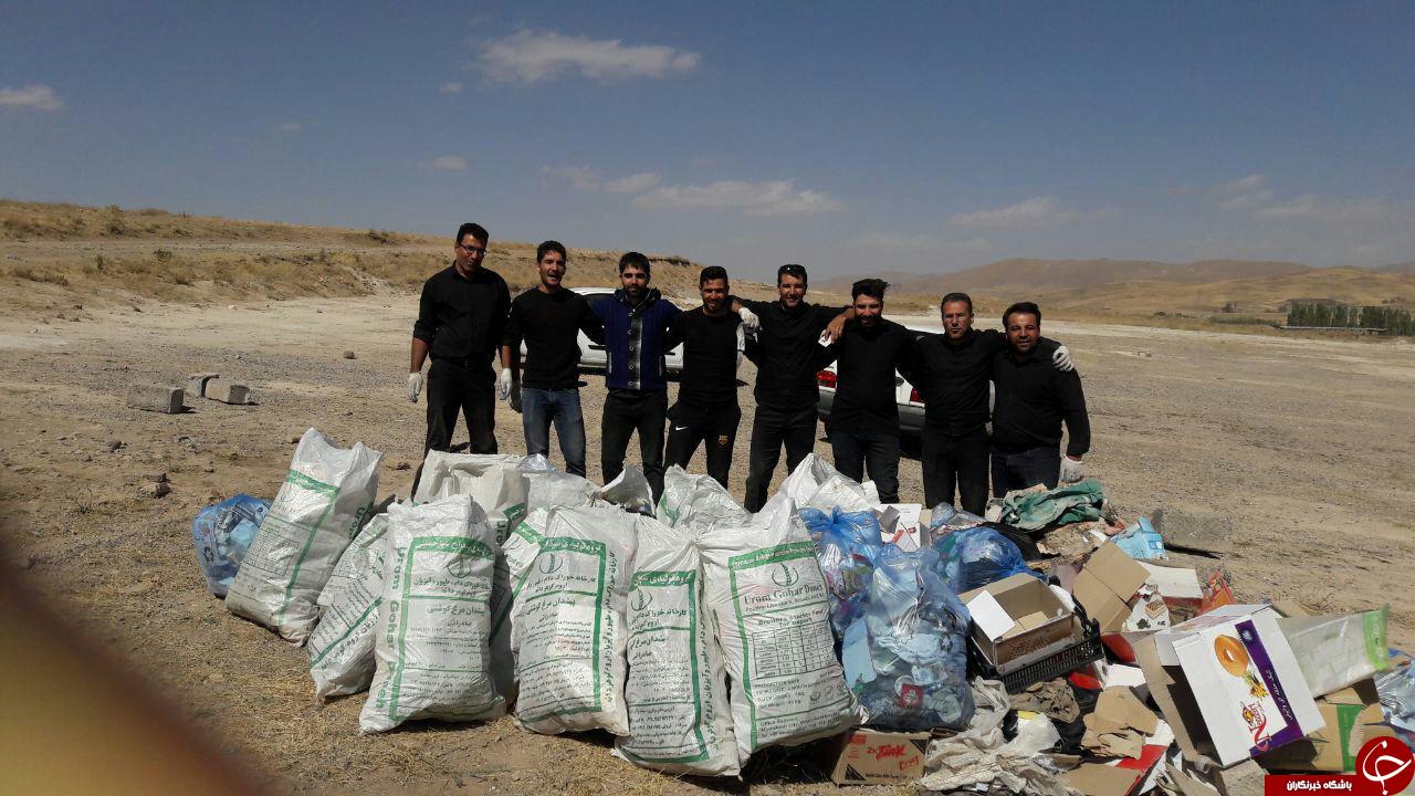 پاکسازی زباله&zwnj;ها توسط اهالی روستای &laquo;الخلج&raquo; + تصاویر