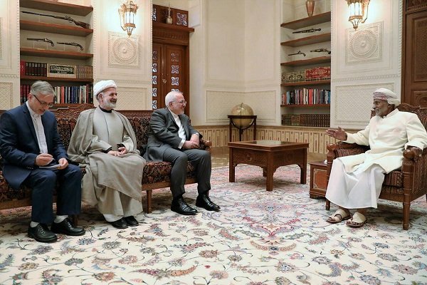 ظریف با سلطان قابوس دیدار و گفتگو کرد