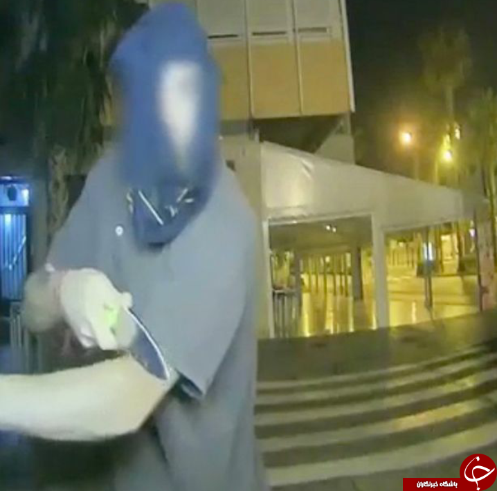 لحظه دلهره آور غافلگیری مشتری در مقابل عابر بانک + فیلم