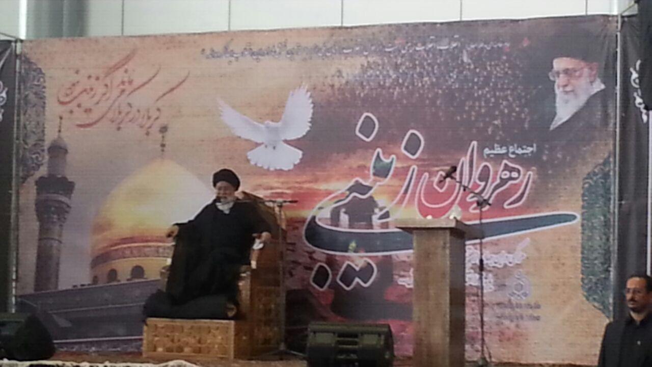 رسالت اصلی زنان ساختن انسان در کانون خانواده است