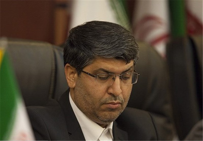 دولت برای انعقاد قراردادهای غیر دلاری با کشورهای دیگر بکوشد