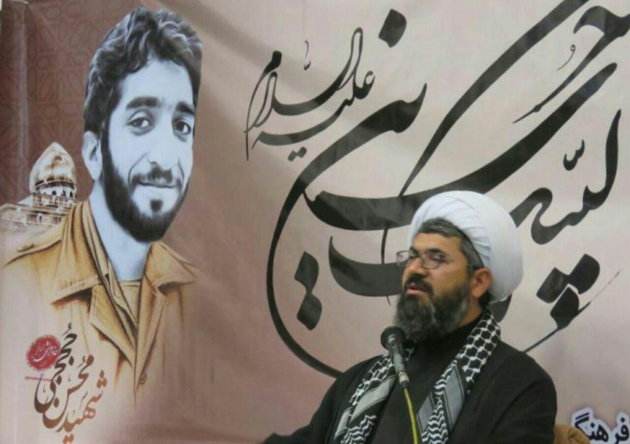 شهید حججی شهدای مدافع حرم را از غربت و تهمت در آورد