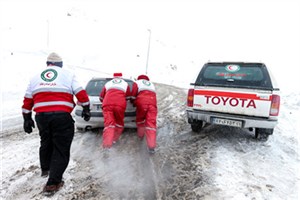 تداوم امدادرسانی به متاثران از برف و کولاک در 4 استان کشور/ اسکان اضطراری 25 تن و رهاسازی 21 خودرو از برف