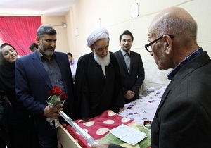 سرکشی نماینده ولی فقیه در استان کرمانشاه از سالمندان