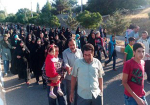 همایش پیاده‌روی خانوادگی عاشورائیان در پلدختر برگزار شد