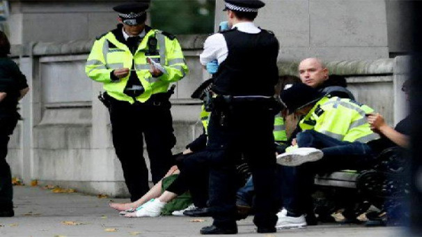 11 نفر در حادثه حمله با خودرو در لندن زخمی شده&zwnj;اند/ پلیس لندن این اقدام را غیرتروریستی خواند