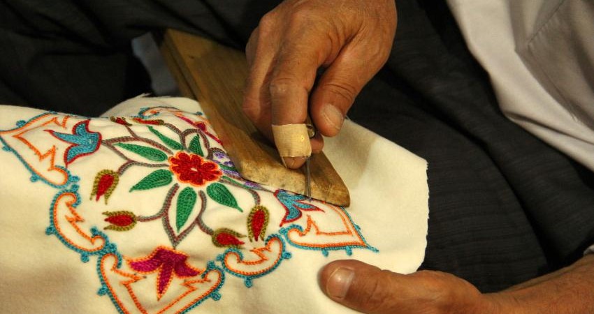 آآآ///متوسط سالانه در آمد عشایر 15 تا 18 میلیون تومان/ نقش پررنگ زنان در تولید صنایع دستی