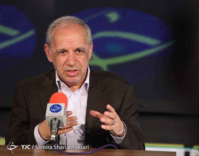 دانشگاه علمی کاربردی روند مدرک گرایی را متوقف کند
