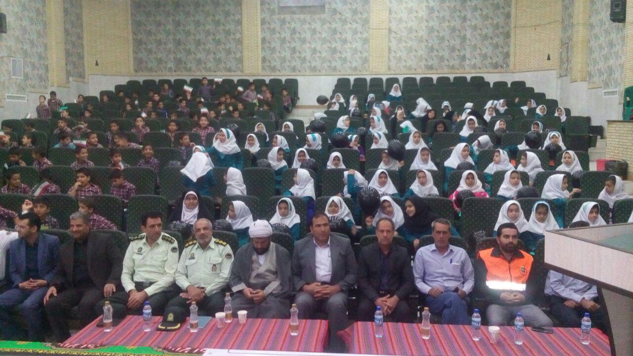 همایش همیاران پلیس در شهربابک برگزارشد