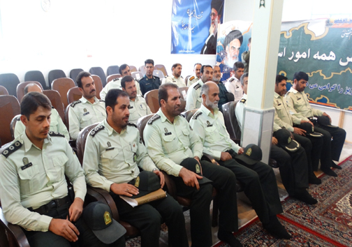 دیدار پرسنل نیروی انتظامی شهرستان با امام جمعه الیگودرز + تصاویر