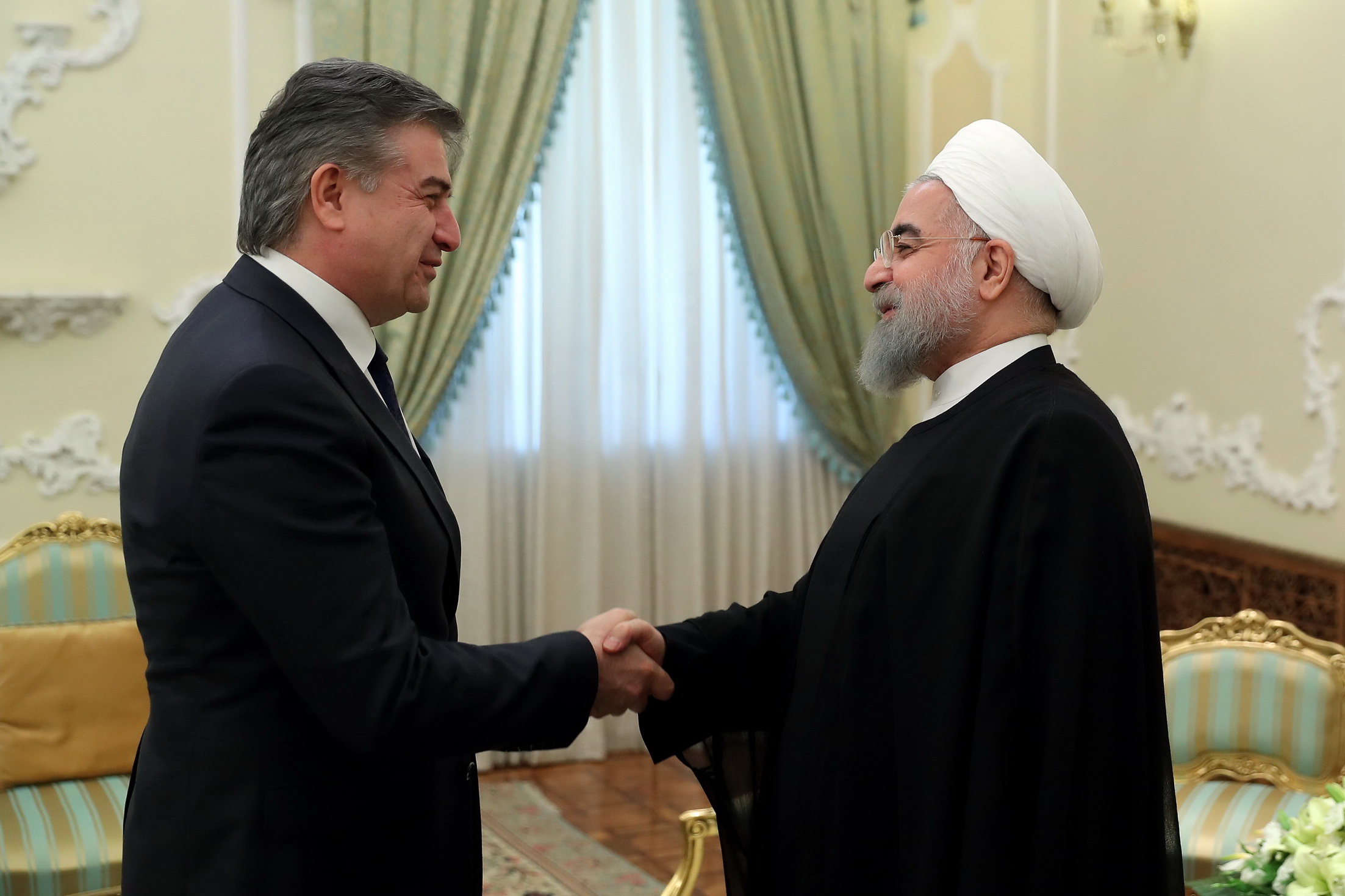 روحانی با نخست وزیر ارمنستان دیدار کرد