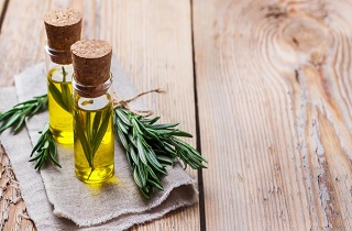 این روغن در رشد موها و درمان ریزش موی سر از هر دارویی موثرتر است