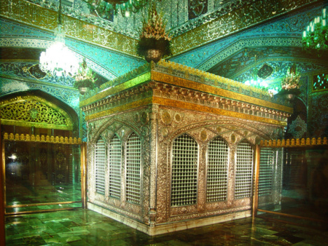نقاشی پشت شیشه در ضریح خیمه گاه امام سجاد (ع) آغاز شد