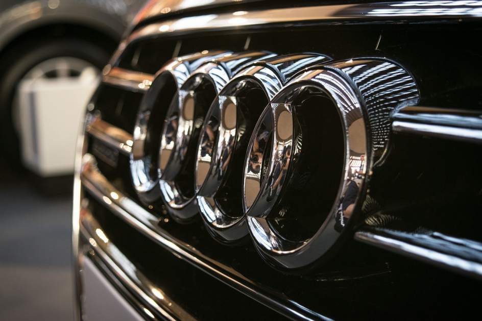 Audi سواری در مناطق آزاد چند صد میلیون آب می خورد؟