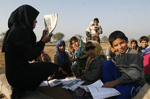 نگاهی به وضعیت معلمان عشایری
