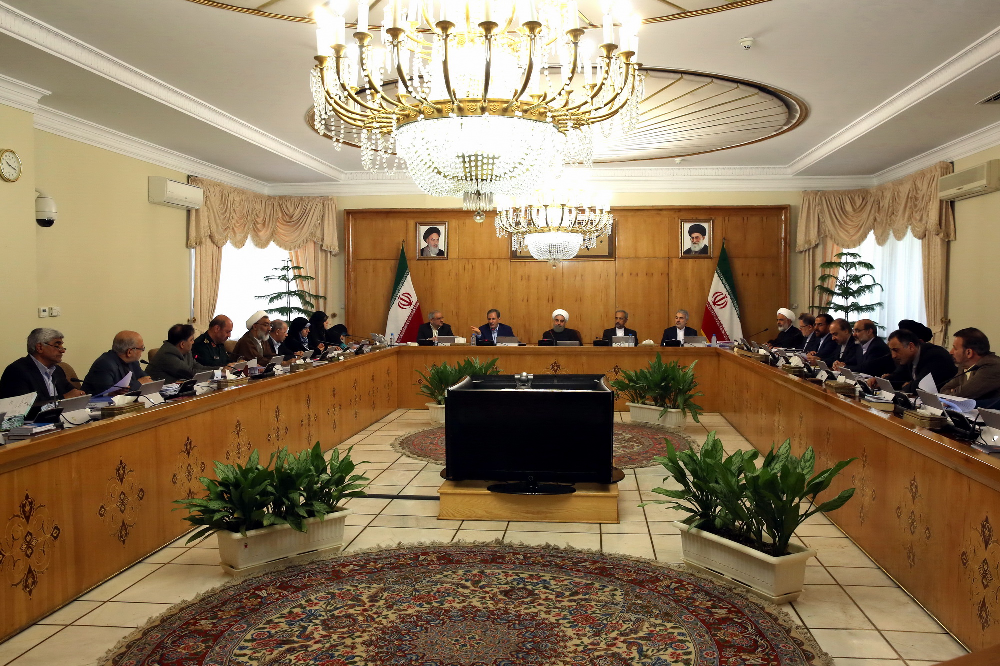 برقراری مقررات لغو روادید بین ایران و صربستان