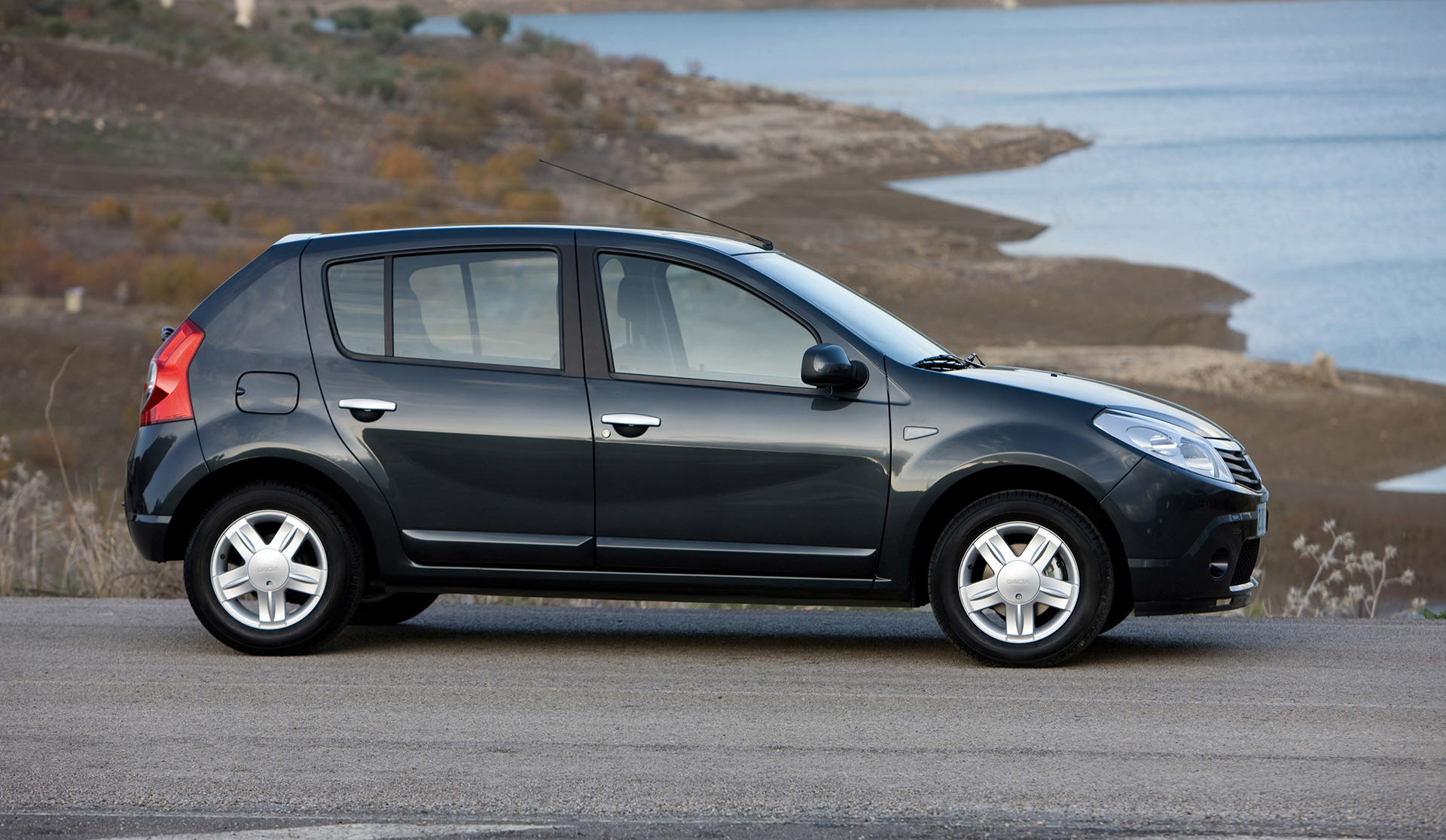 تفاوت قیمت میوه های پاییزی درجه یک و دستچین در بازار/ خرید بدلیجات به ارزش 78 میلیارد از سوئیس و چین!