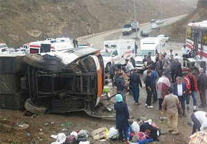 علت واژگونی اتوبوس گردشگران اصفهانی مشخص شد