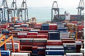 کشف کالای قاچاق از داخل خودرو‌های وارداتی