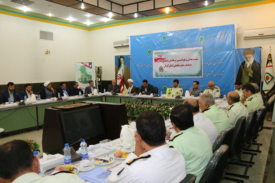 دستگیری افراد بدون مجوز قضائی جرم است