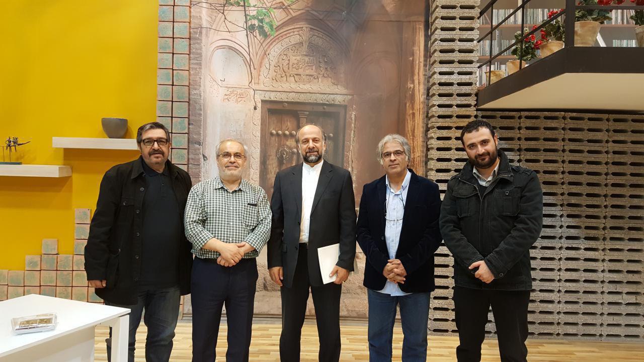 جشنواره فجر امسال 22 فیلم دارد/ برخی ائمه جمعه می گویند ما سینما نداریم!