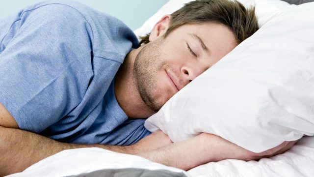 1-چگونه از ابتلا به آلزایمر مصون بمانیم2-چگونه ابتلا به آلزایمر را درخود مهار کنیم3-راهکار&zwnj;هایی برای اینکه در سالمندی مبتلا به آلزایمر نشوید4-از هم اکنون برای جلوگیری از ابتلا به آلزایمر اقدام کنید