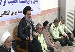 دیدار فرمانده و کارکنان انتظامی لرستان با نماینده ولی فقیه