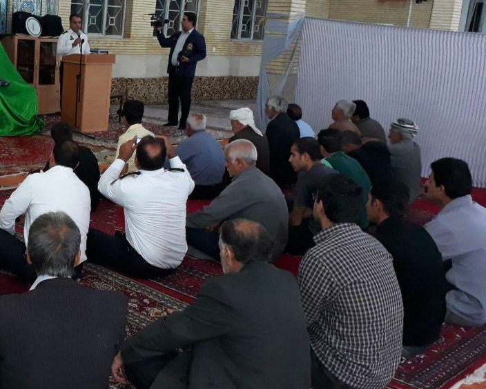 پرسش و پاسخ رئیس پلیس راه ایلام با نمازگزاران