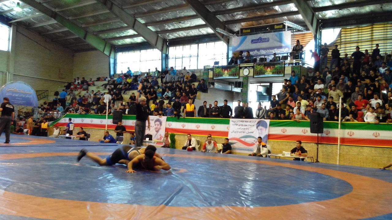سیرجان قهرمان رقابت های کشتی فرنگی جوانان کشور
