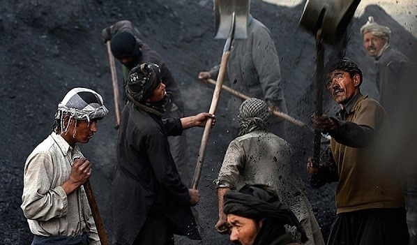طالبان یک معدن ذعال سنگ در ولایت تخار را تصرف کردند