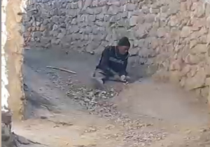 کوچه‌های خاکی در روستای «بابهویز» + فیلم