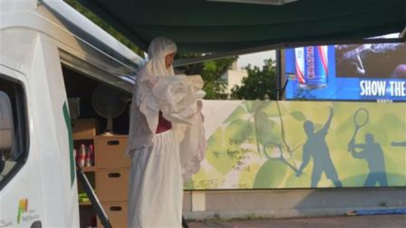سرویسدهی مسجد سیار به نمازگزاران در اندونزی+تصاویر سرویسدهی مسجد سیار به نمازگزاران در اندونزی+تصاویر