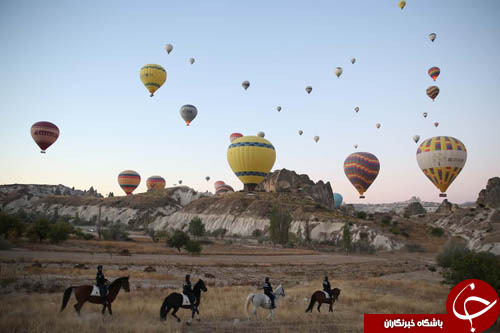 تصاویر روز: از اعطای دکترای افتخاری به کلینتون تا طبخ بزرگترین کیک گوشت جهان در بوسنی