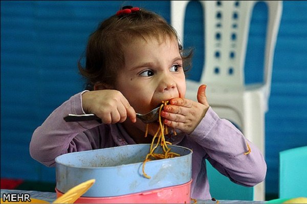 اجرای طرح تامین یک وعده غذای گرم در مهدهای روستایی دشتستان