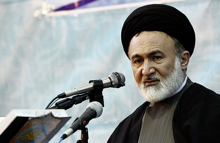 مراسم اربعین باید مردمی باشد/ در این مراسم پاسخ ترامپ داده خواهد شد