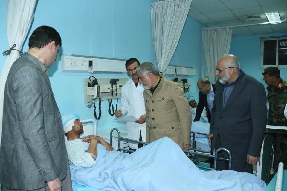 گزارش تصویری: عیادت &laquo;عبدالله&raquo; از مجروحین حمله انتحاری پکتیا