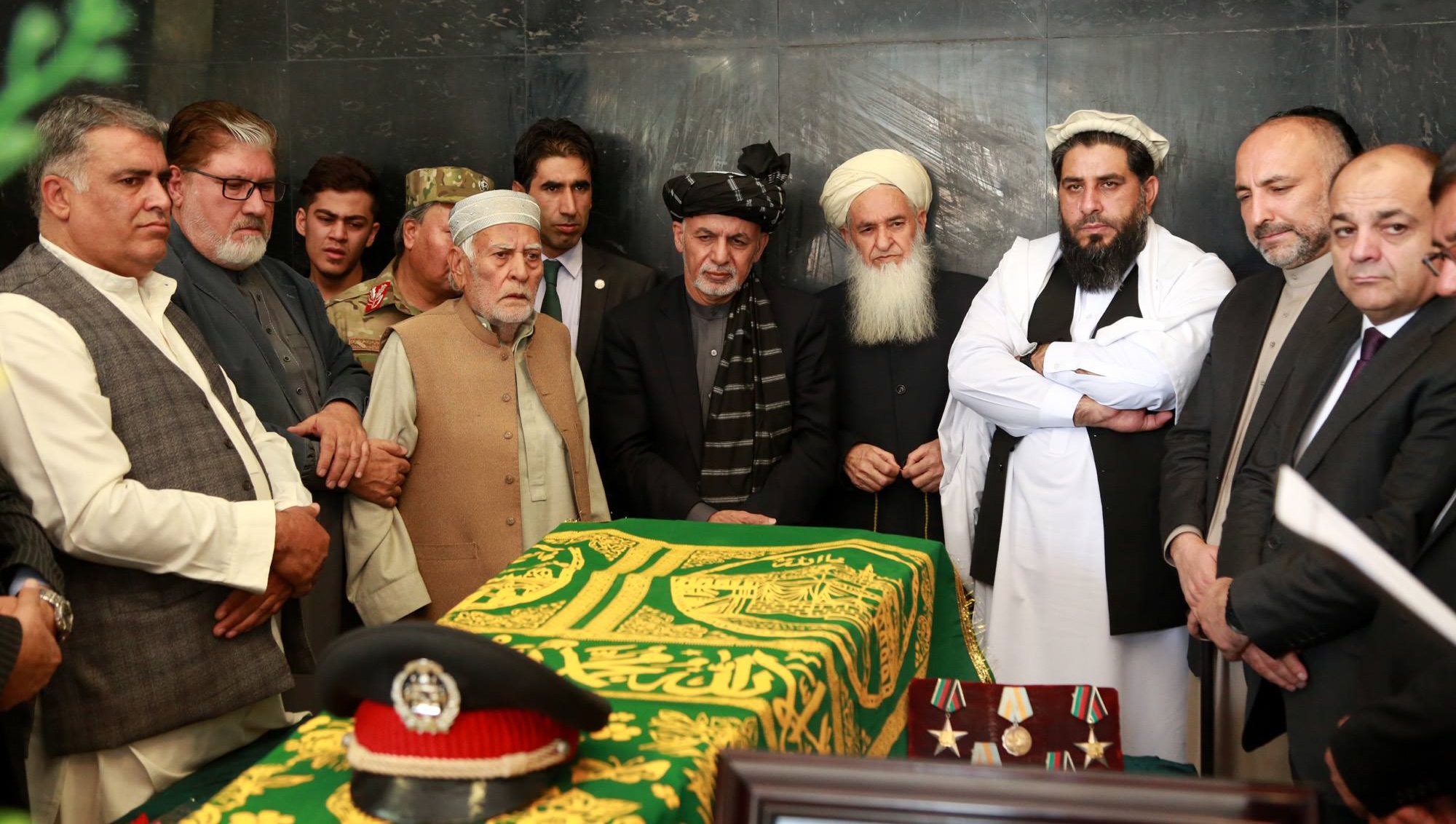 گزارش تصویری: حضور &laquo;اشرف غنی&raquo; و مقامات عالیرتبه افغانستان در تشییع جنازه فرمانده پلیس پکتیا