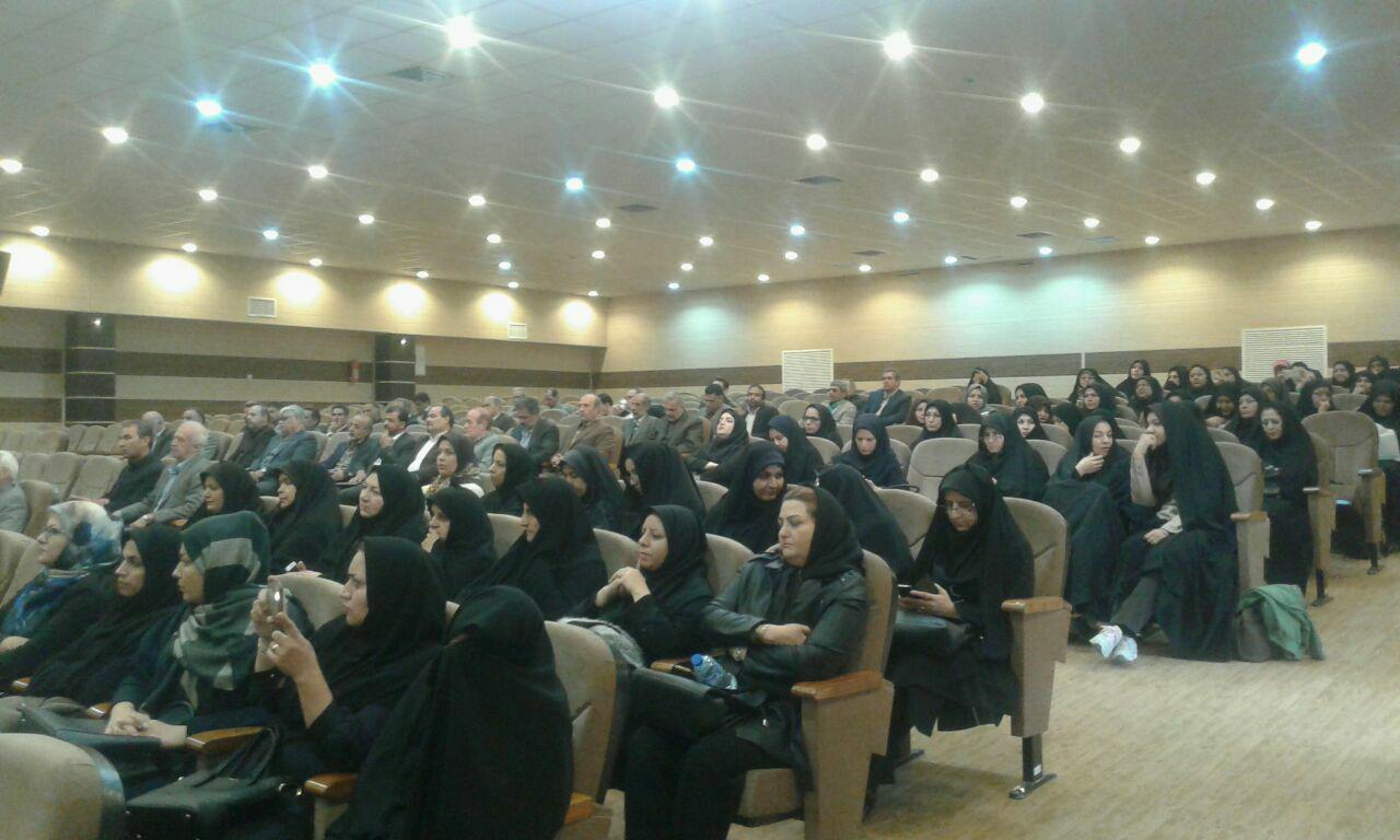 تربیت درست تربیتی است که در آن تبیین و معیار‌های تربیتی وجود دارد