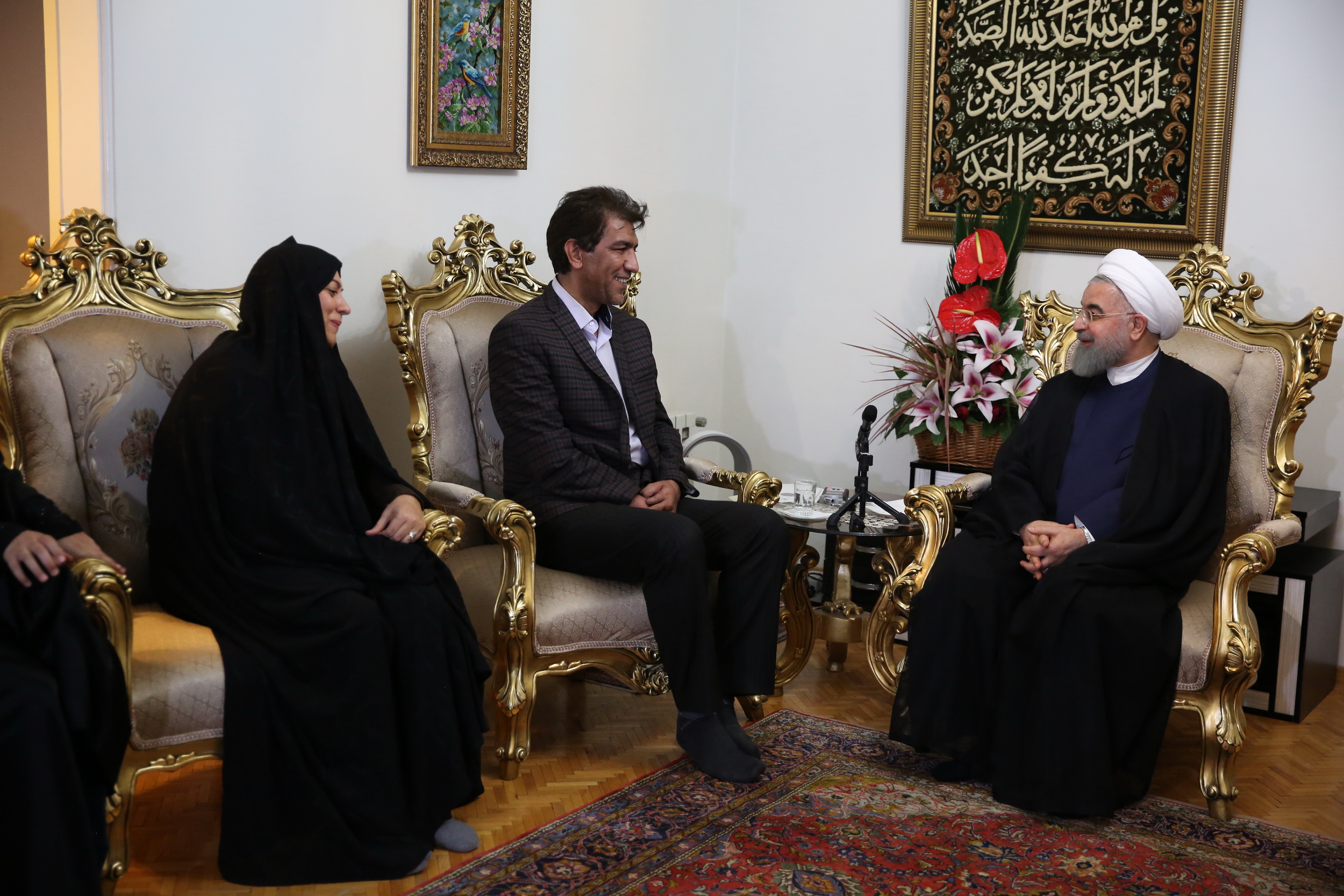 روحانی در دیدار مرتضی رحمانی جانباز دوران دفاع مقدس: