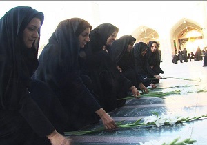 قبور شهدای بافق غبار روبی و عطرافشانی شد