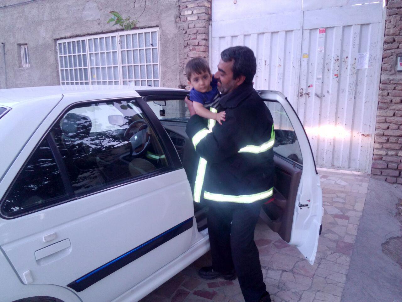 نجات کودک محبوس شده در خودرو