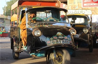 «مینی تاکسی» در پاکستان +تصاویر