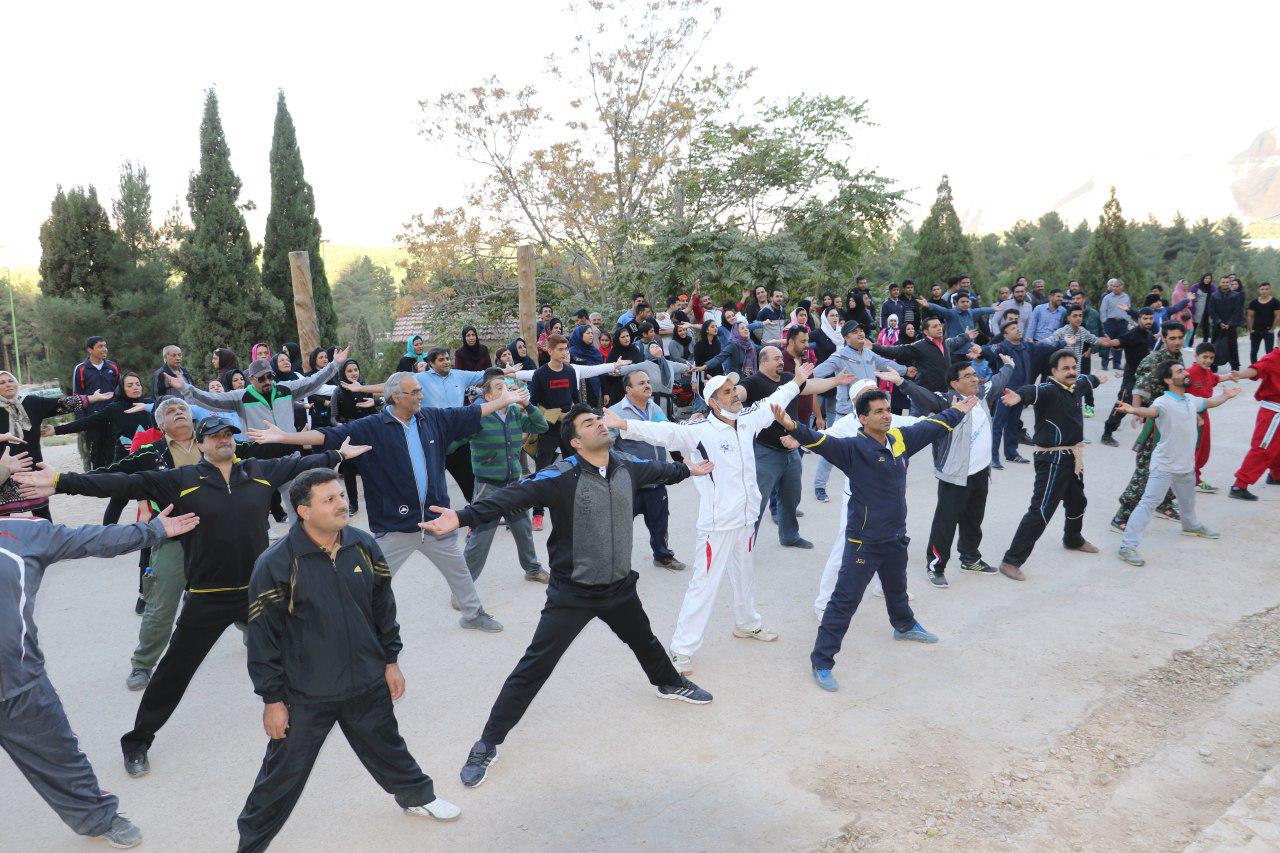 برگزاری همایش کوهپیمایی با حضور جامعه ورزش در کرمان + تصاویر